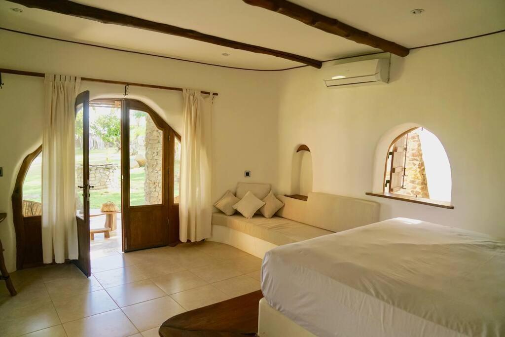 Beach-Front Sumbawa Surf House Lemonga Εξωτερικό φωτογραφία