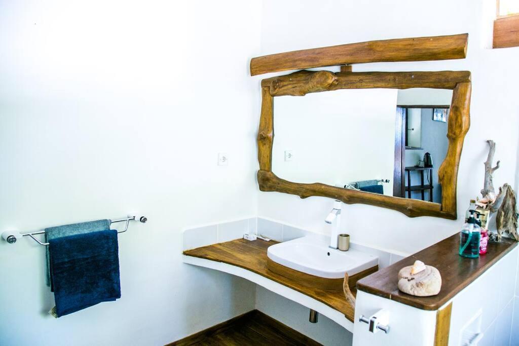 Beach-Front Sumbawa Surf House Lemonga Εξωτερικό φωτογραφία