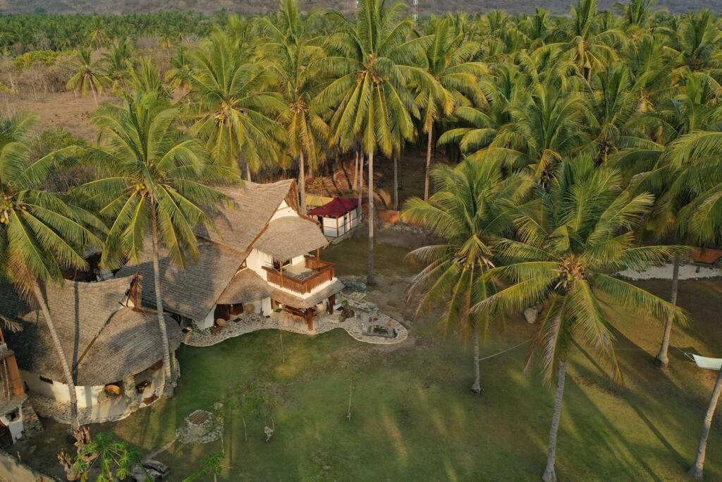Beach-Front Sumbawa Surf House Lemonga Εξωτερικό φωτογραφία