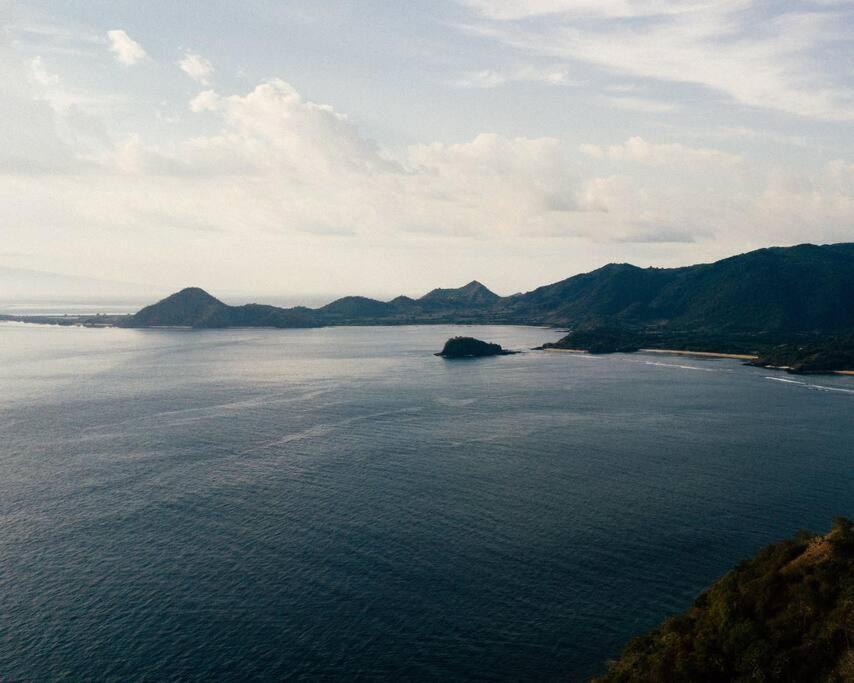 Beach-Front Sumbawa Surf House Lemonga Εξωτερικό φωτογραφία