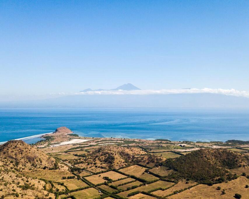 Beach-Front Sumbawa Surf House Lemonga Εξωτερικό φωτογραφία