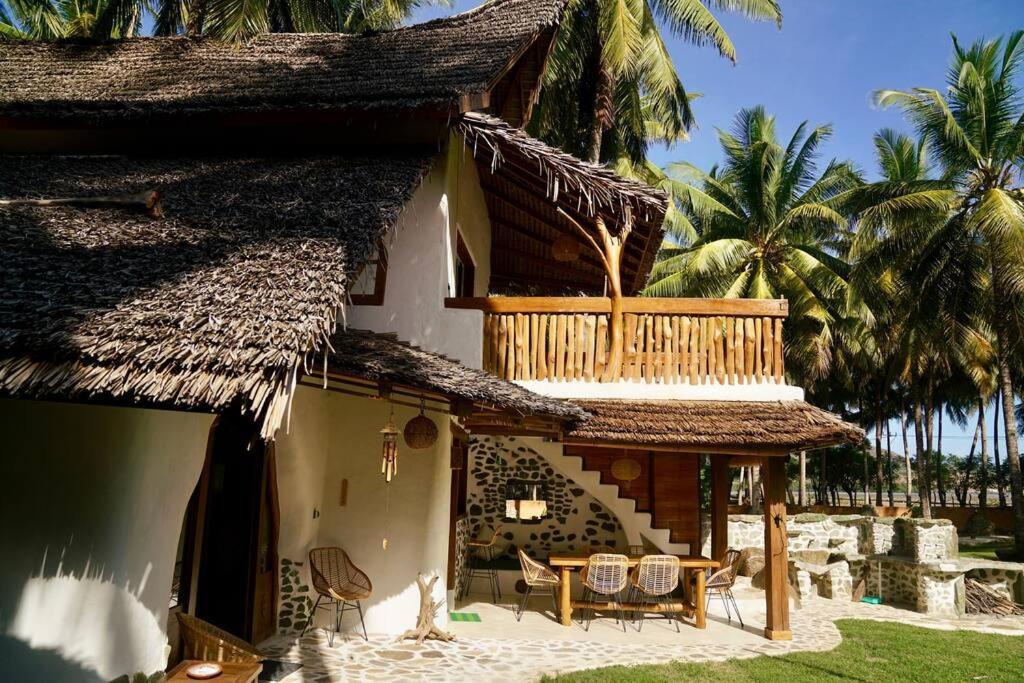 Beach-Front Sumbawa Surf House Lemonga Εξωτερικό φωτογραφία